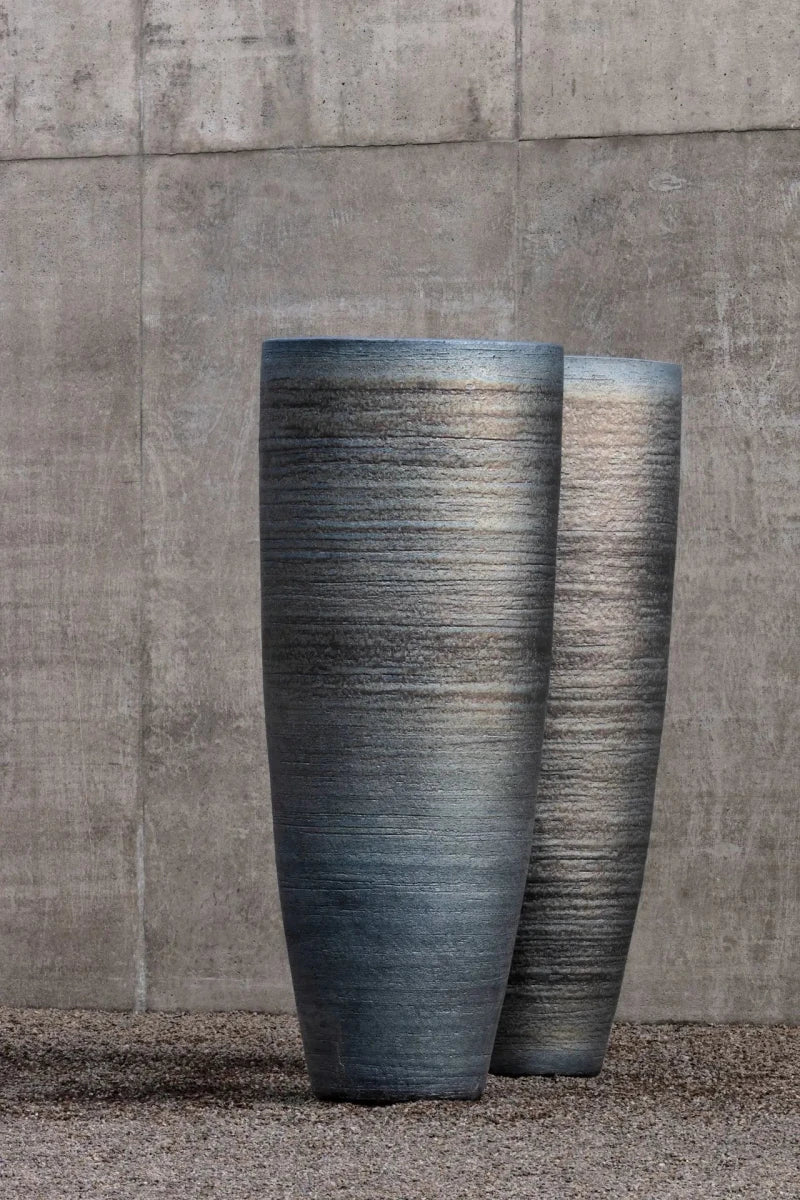 DOMANI vaas NUUK | Metal Art - NU PUUR & GROEN