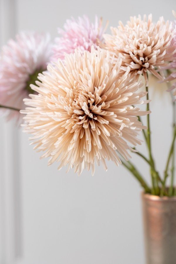 Kunstbloem Chrysant Tak Bruin LT | 60 cm - NU PUUR & GROEN