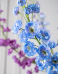 Kunstbloem Delphinium Steel Blauw | 127 cm - NU PUUR & GROEN