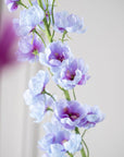 Kunstbloem Delphinium Steel Lavendel | 127 cm - NU PUUR & GROEN