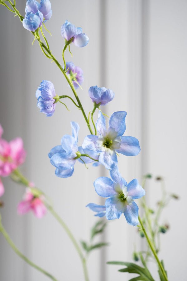 Kunstbloem Delphinium Tak Blauw | 101 cm - NU PUUR & GROEN