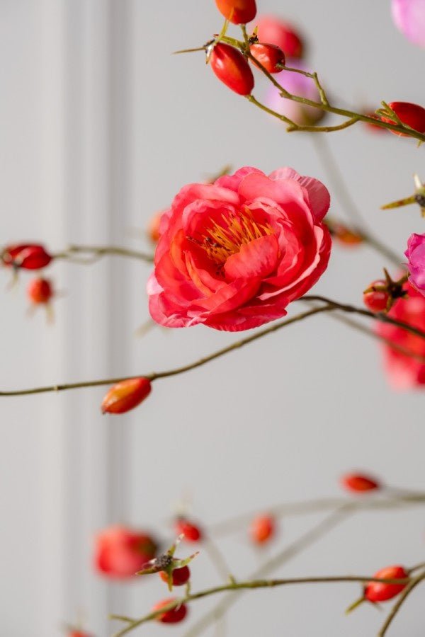 Kunstbloem Rozenbottel Tak Roze DK REAL TOUCH | 106 cm - NU PUUR & GROEN