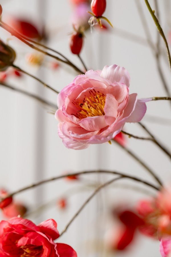 Kunstbloem Rozenbottel Tak Roze LT REAL TOUCH | 106 cm - NU PUUR & GROEN