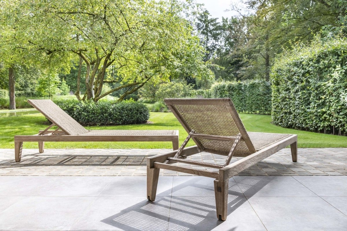 Sunlounger Lisa incl. Wheels | Teak Natural Grey / PE Wicker Antique Weed - NU PUUR & GROEN