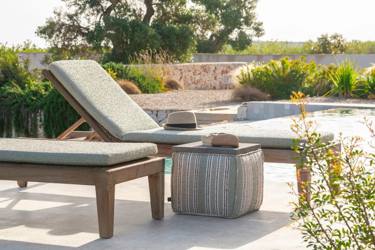 Sunlounger Lisa incl. Wheels | Teak Natural Grey / PE Wicker Antique Weed - NU PUUR & GROEN