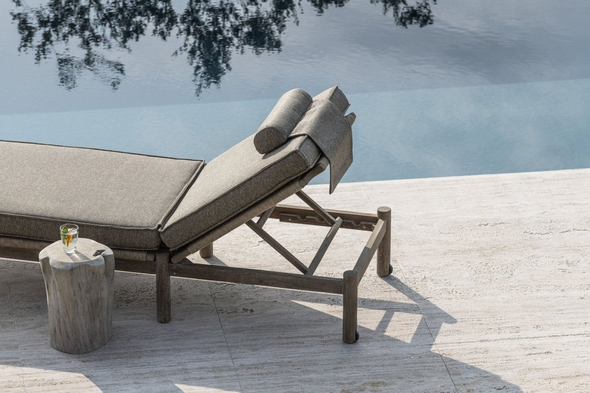 Sunlounger Mieke incl. Wheels | Teak Natural Grey / PE Wicker Sand - NU PUUR & GROEN
